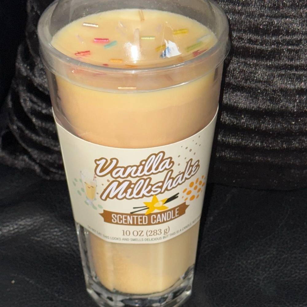 Vanilla Milkshake Scented Candle - Cream